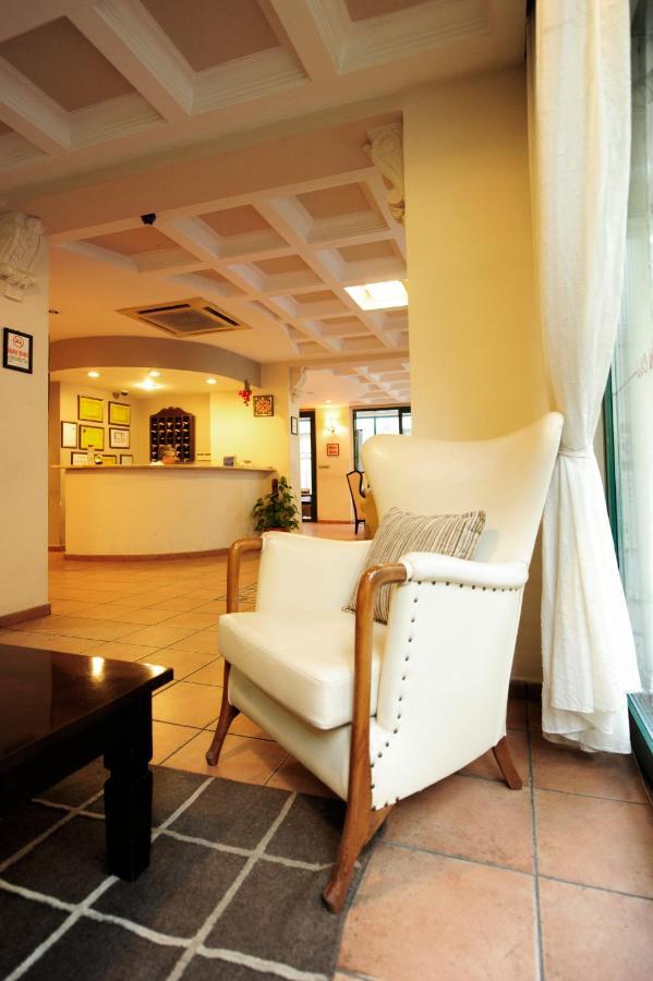 Uestuen Hotel Alsancak İzmir Luaran gambar