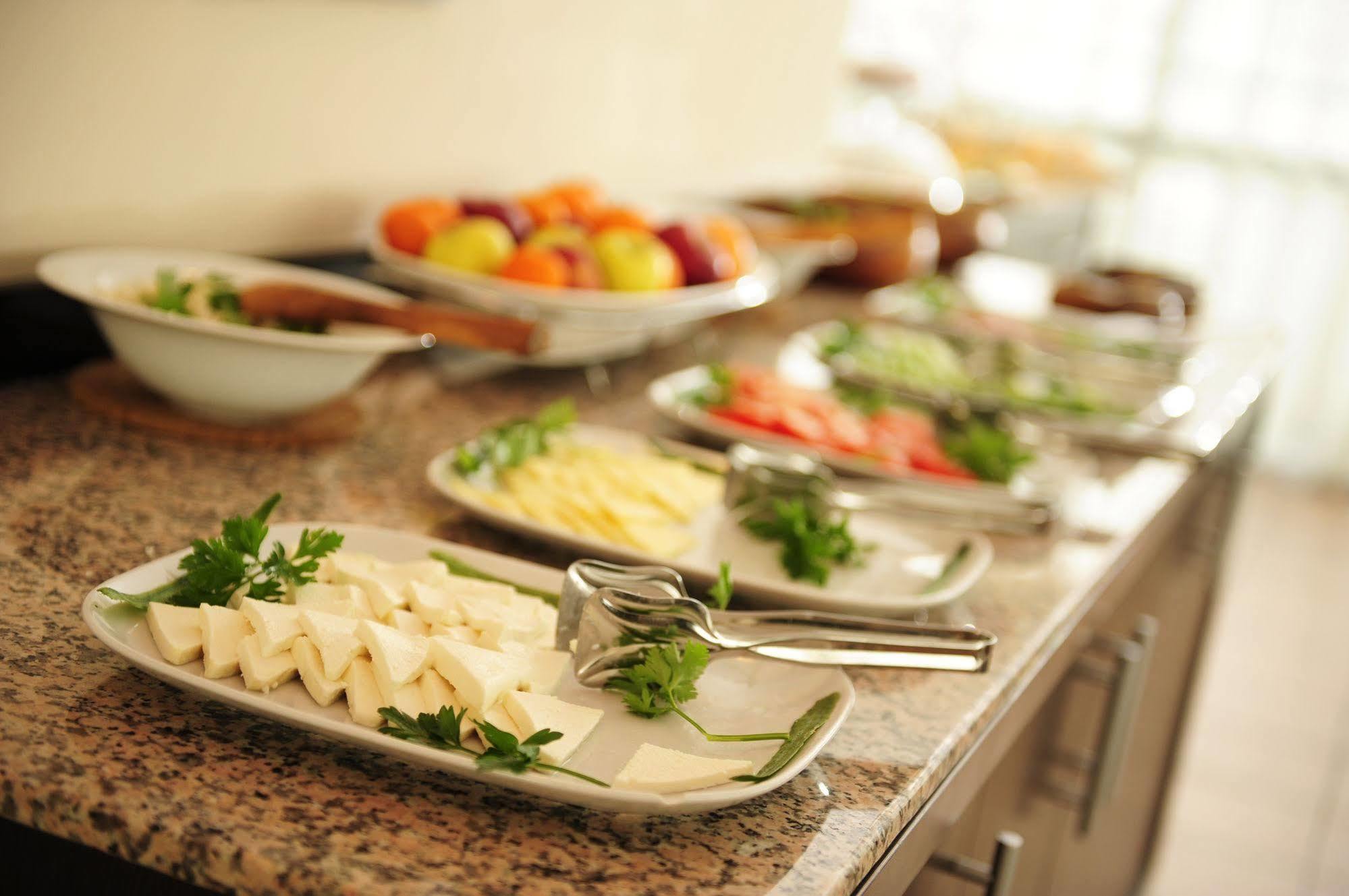 Uestuen Hotel Alsancak İzmir Luaran gambar