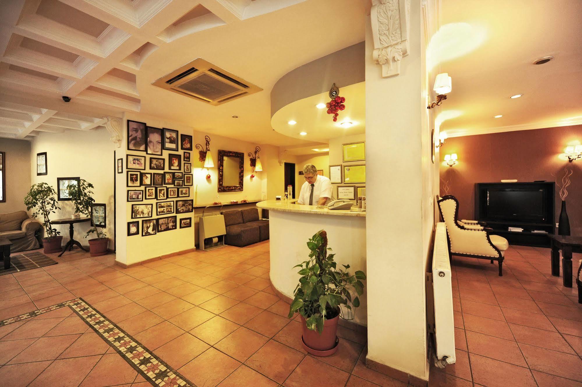 Uestuen Hotel Alsancak İzmir Luaran gambar