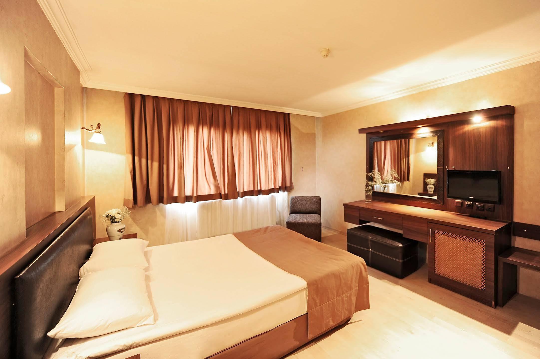 Uestuen Hotel Alsancak İzmir Luaran gambar